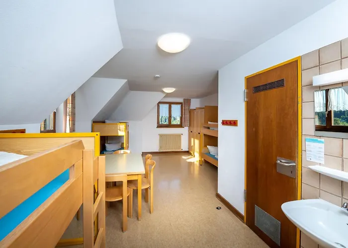 Schluchsee-wolfsgrund بيت شباب *